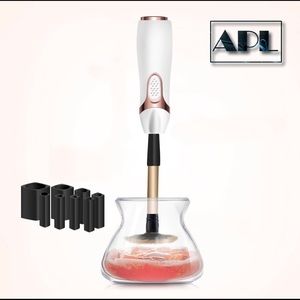 Electric make up brush cleaner and dryer
